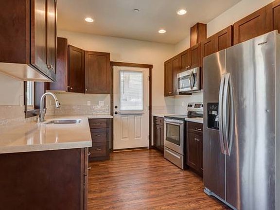 2nd image of 3323 Hoyt Ave #A
