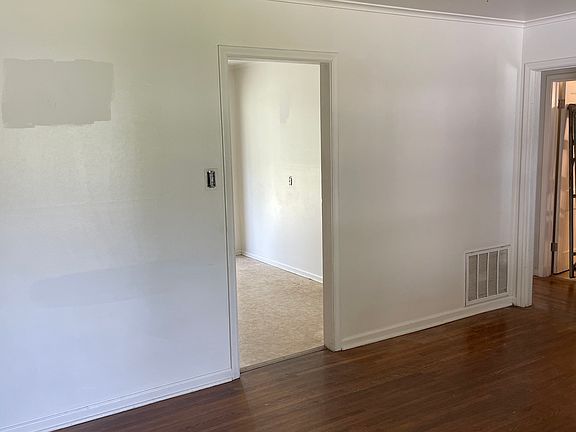 4th image of 4933 S Cincinnati Ave