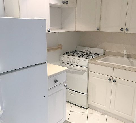 4th image of 27 E 63rd St APT 3B