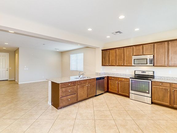 5th image of 1311 W Paisley Dr