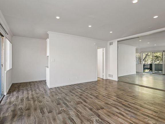 4th image of 1745 N Orange Dr APT 224