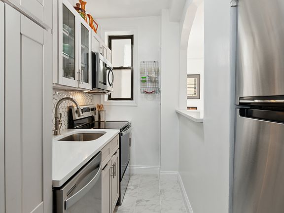 4th image of 45 Martense St APT 3L