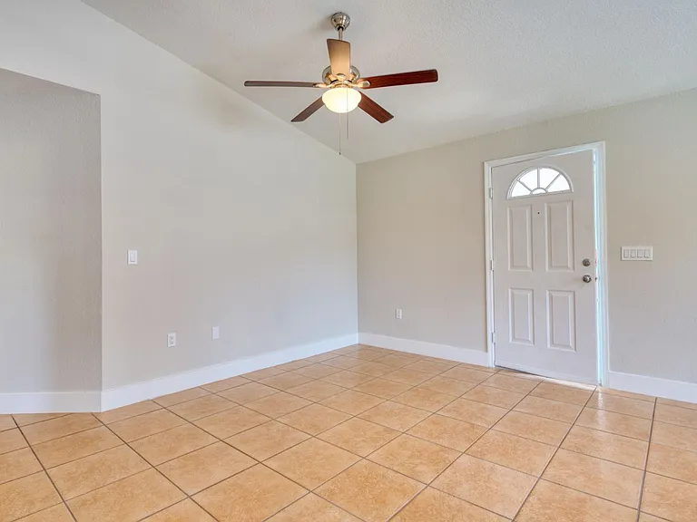 3435 NE 55th Ave — Photo 32