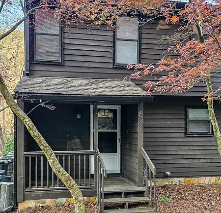 2nd image of 643 Riverside Dr #1