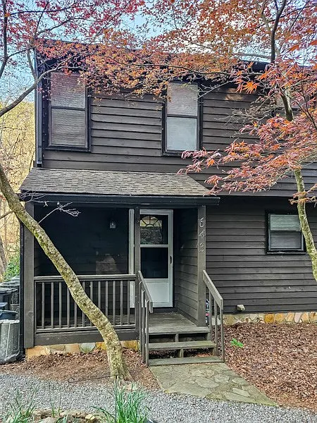 Building Photo - 643 Riverside Dr #1