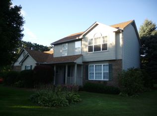 4695 Fox Chase Dr, White Lake, MI 48383