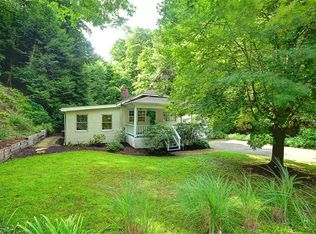 2518 Sample Rd, Allison Park, PA 15101