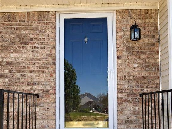 3rd image of 113 Sharon Ct