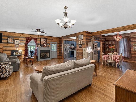 5th image of 26909 Merlein Cir