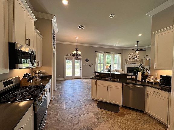 5th image of 20292 Thornwood Dr