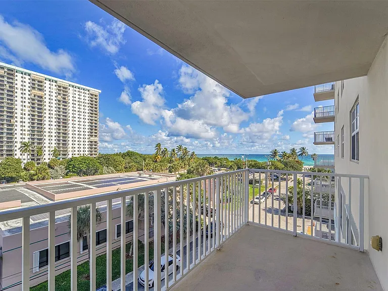 1401 S Ocean Dr #502 — Photo 9