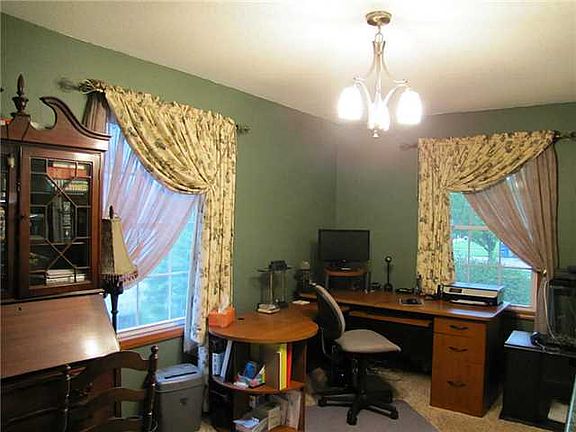 5th image of 2450 Coe Ct