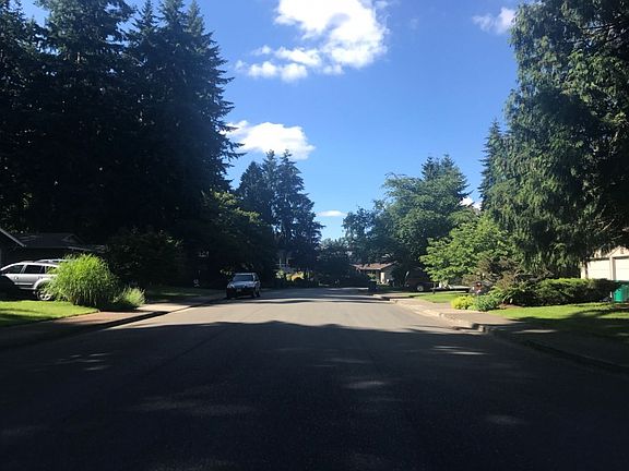 5th image of 10417 164th Ave NE