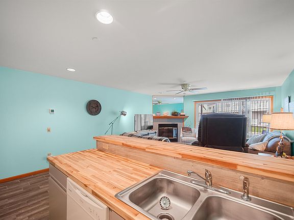 5th image of 319 E Jefferson St #121