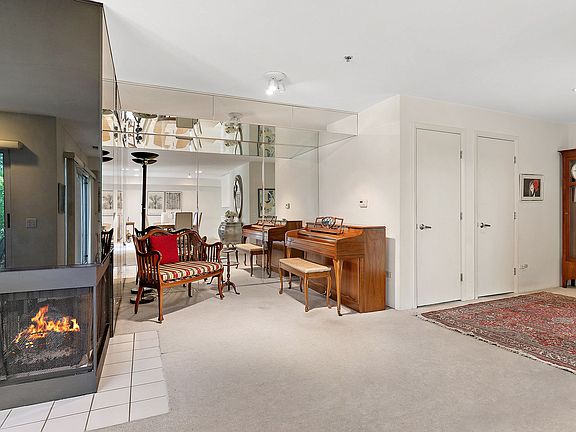 4th image of 392 Kelburn Rd APT 122