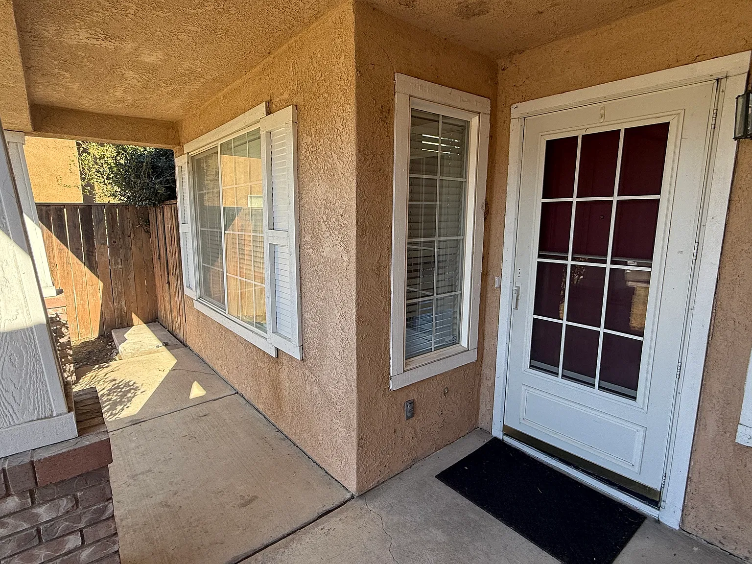 4 bed, 1739 sqft, $2,795 — Photo 2