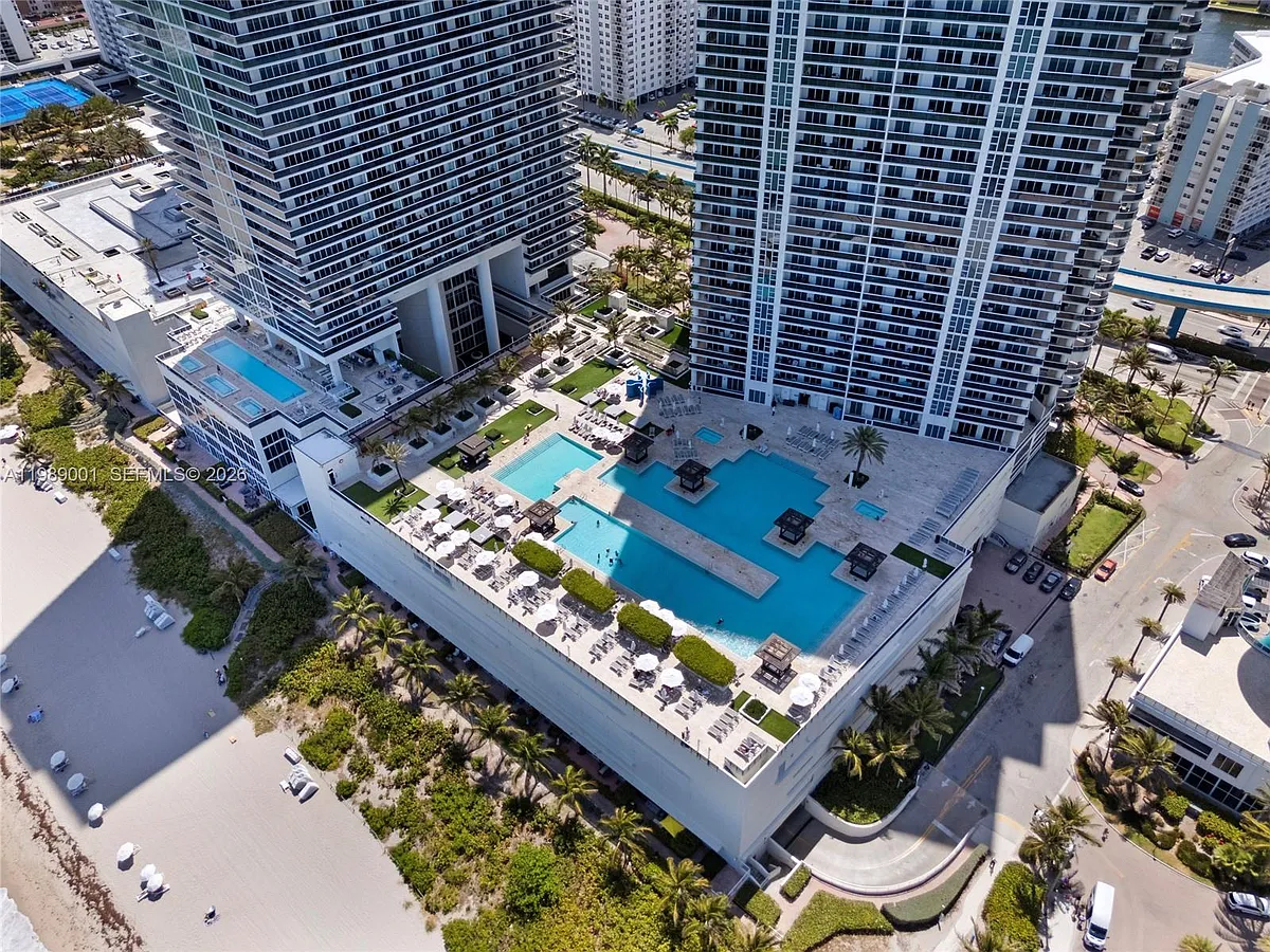 Building Photo - 1830 S Ocean Dr #1612