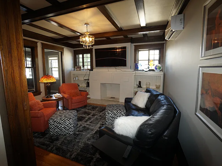 833 Grand Apartments — Photo 45