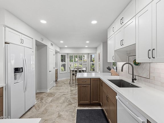 3rd image of 14031 W ANTELOPE Court