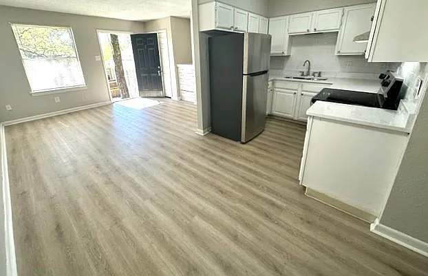 803 N Van Buren St #2 — Photo 7