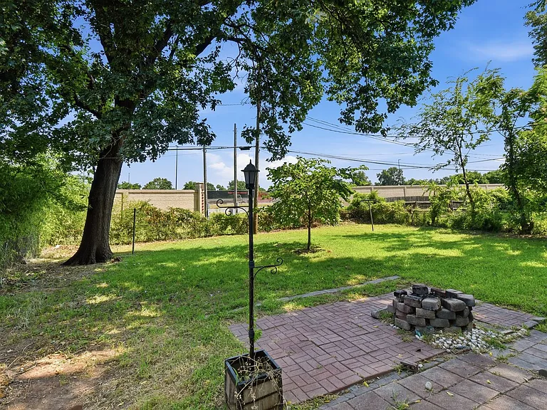 45 E 51st Pl — Photo 17