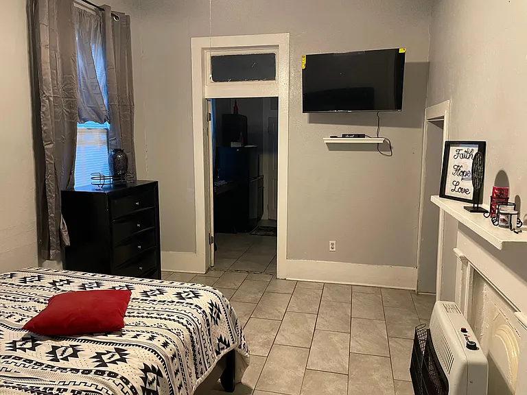 1-625 Saint Joseph Ave #1 — Photo 6