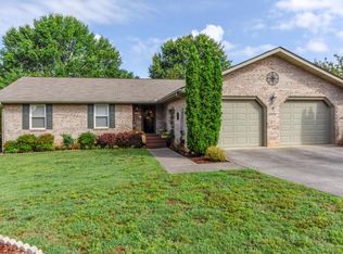 1313 Carowinds Cir, Maryville, TN 37803