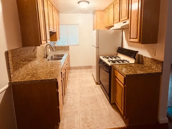 12921 Oxnard St, Van Nuys, CA