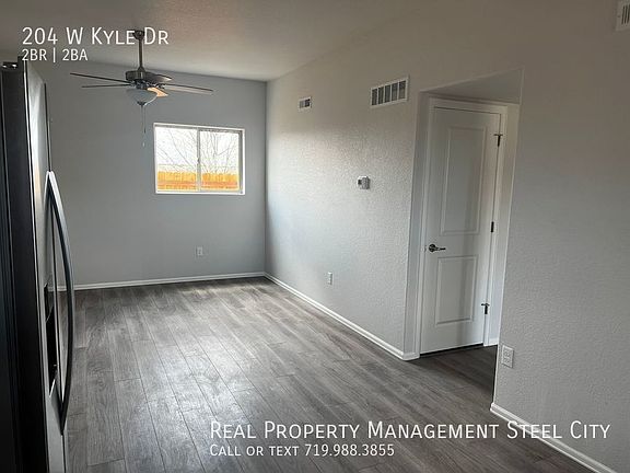 5th image of 204 W Kyle Dr