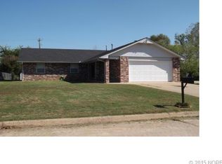 706 Fairfax Dr, Muskogee, OK 74403