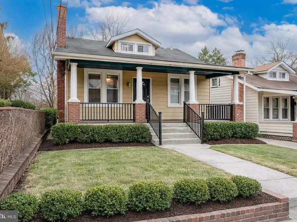 4017 Ingraham St, Hyattsville, MD 20781