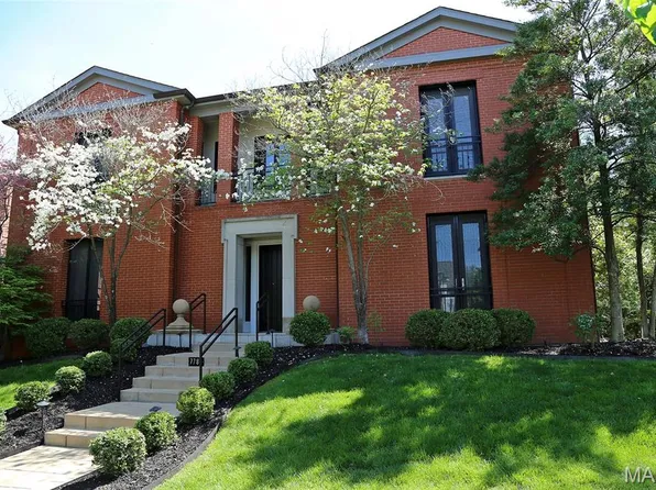 7788 Pershing Ave, Saint Louis, MO 63105