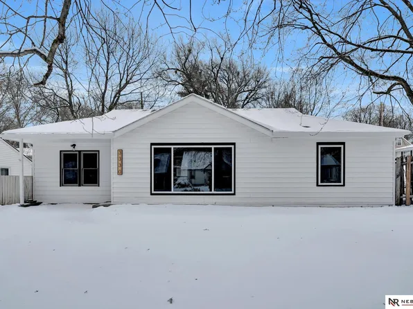 3330 S 44th St, Lincoln, NE 68506