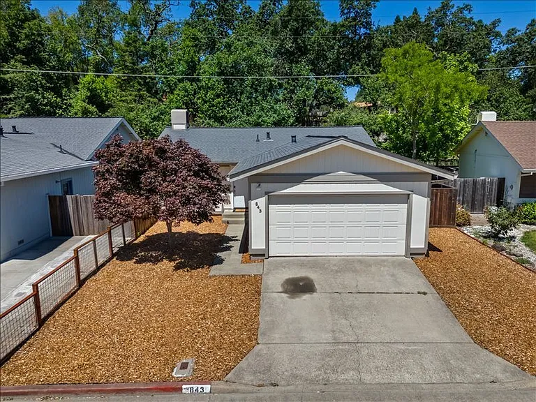843 Falcon Way — Photo 26