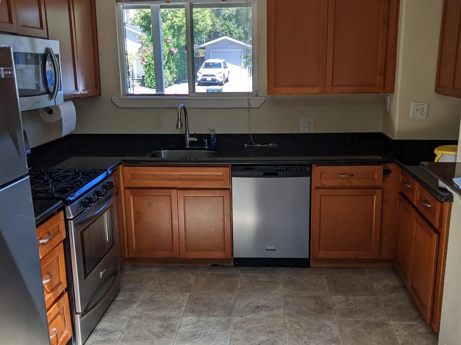 574 Fir Ave — Photo 4