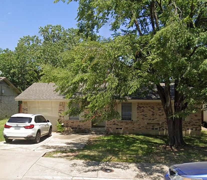 1st image of 1626 Spring Lake Dr