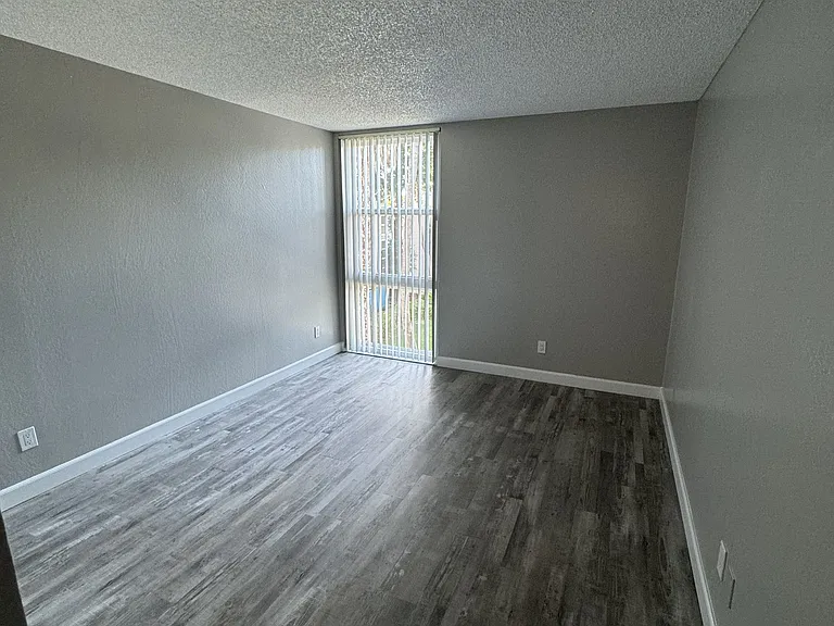 Riverfront Apartments — Photo 11