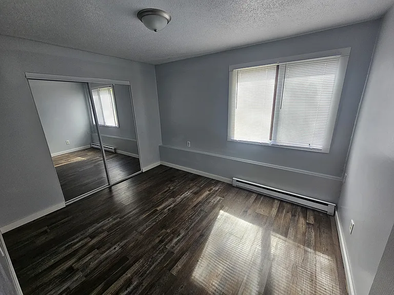 1097 Oakview Dr #5 — Photo 10