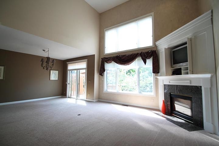 2nd image of 4917 Stonehaven Dr