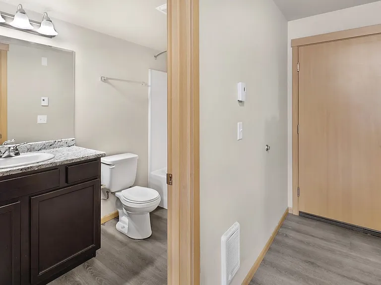 Tremezzo Apartments — Photo 48
