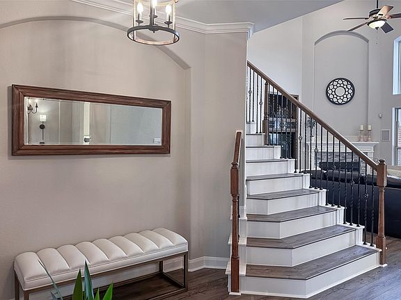 2nd image of 7 Tillamook Ct