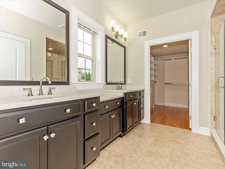 3838 Fulham Rd — Photo 20