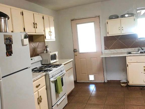 4th image of 1722 W Yuma St #1