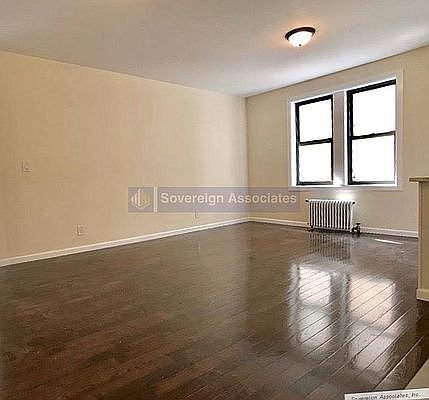 5th image of 165 Pinehurst Ave #33
