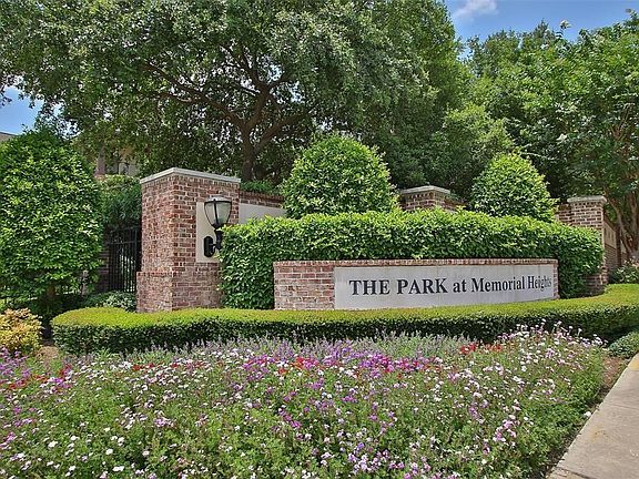 The Park at Memorial Heights is located near downtown between South Heights Blvd and Studemont, just north of Allen Parkway and Memorial Drive.