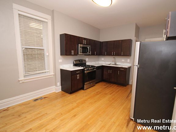 2nd image of 1841 N Hermitage Ave #2F