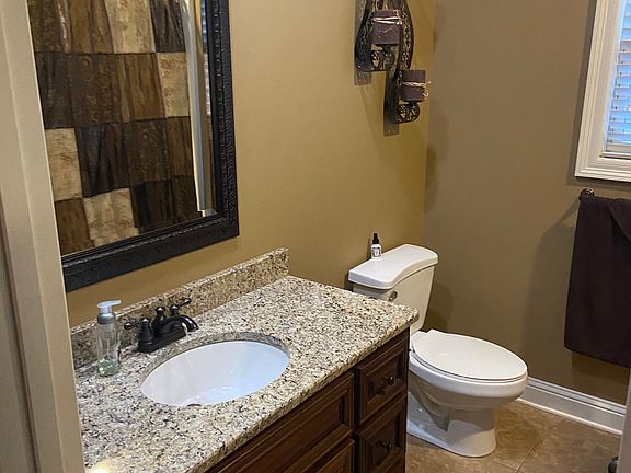 2nd image of 3218 Saddlebrook Dr