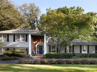 12043 Point Oak Rd, Saint Louis, MO 63131