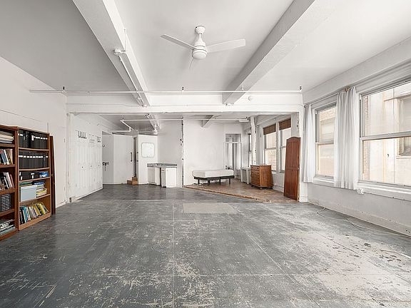 4th image of 150 W 26th St APT 903