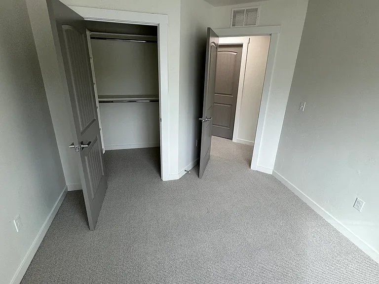 1165 S Powerline Rd #4 — Photo 26